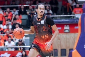 比NBA还难打？班顿7中1仅拿2分3板4助2断3帽 垃圾时间进球