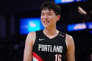 首个NBA赛季的收获？杨瀚森：放平心态 好好训练 然后开心打球