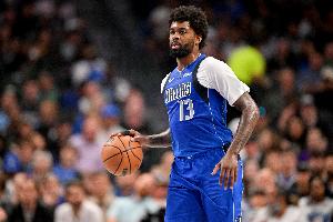 稳定输出！马绍尔半场8投4中&罚球3中1 得到10分4板4助