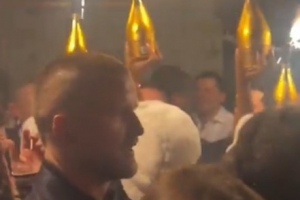 英格兰+热刺+拜仁三料队友！戴尔现身凯恩庆祝金球的私人派对