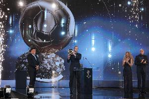 同为金球先生！欧文祝贺凯恩：这个星球最致命的终结者，实至名归