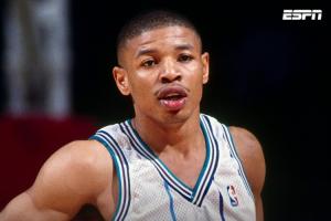 1米6NBA历史最矮球员!Shams:黄蜂明年2月12日退役博格斯1号球衣