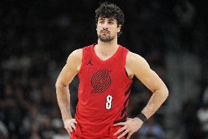 几当家？阿夫迪亚开赛至今场均22.3分7板6.3助 三分命中率44%