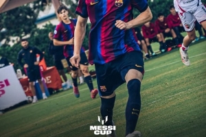梅西杯第三轮巴萨U16队2-0纽维尔老男孩，李昊炎跨级替补登场