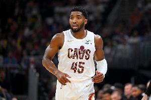 今天不是很爆！米切尔13投6中&罚球5中5 拿到19分5板7助2断