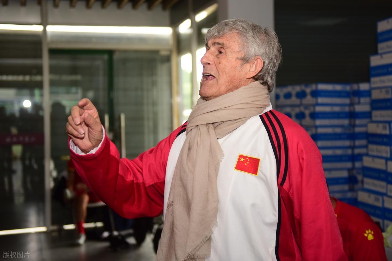 北莱昂内斯俱乐部VS埃梅莱克直播_厄瓜甲赛前前瞻_10月19日